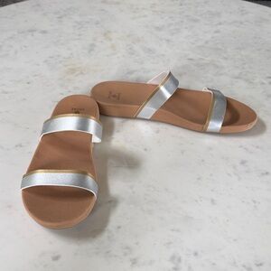 Shade & Shore Metallic Silver Sandals
